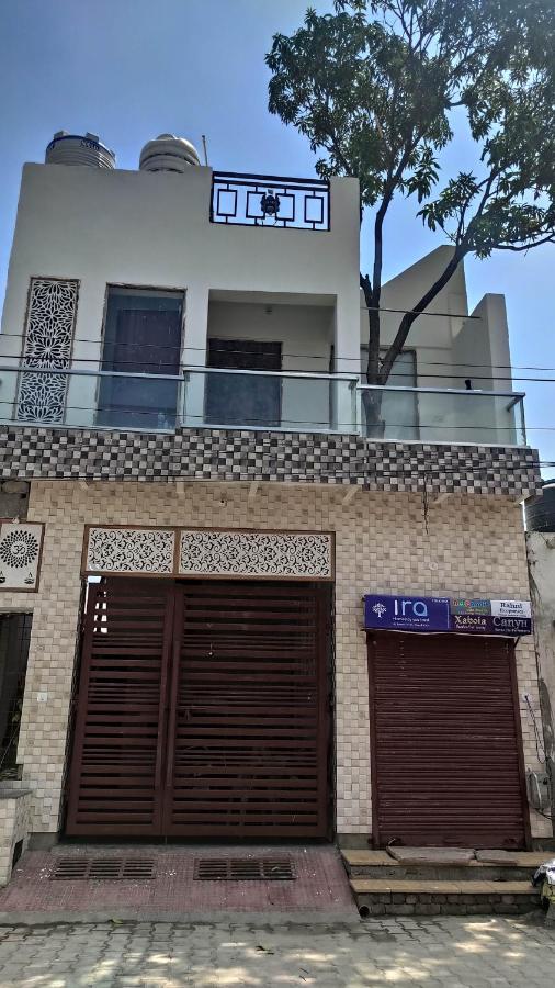 Ira Homestay Mathura - Divine Spiritual Stay Εξωτερικό φωτογραφία